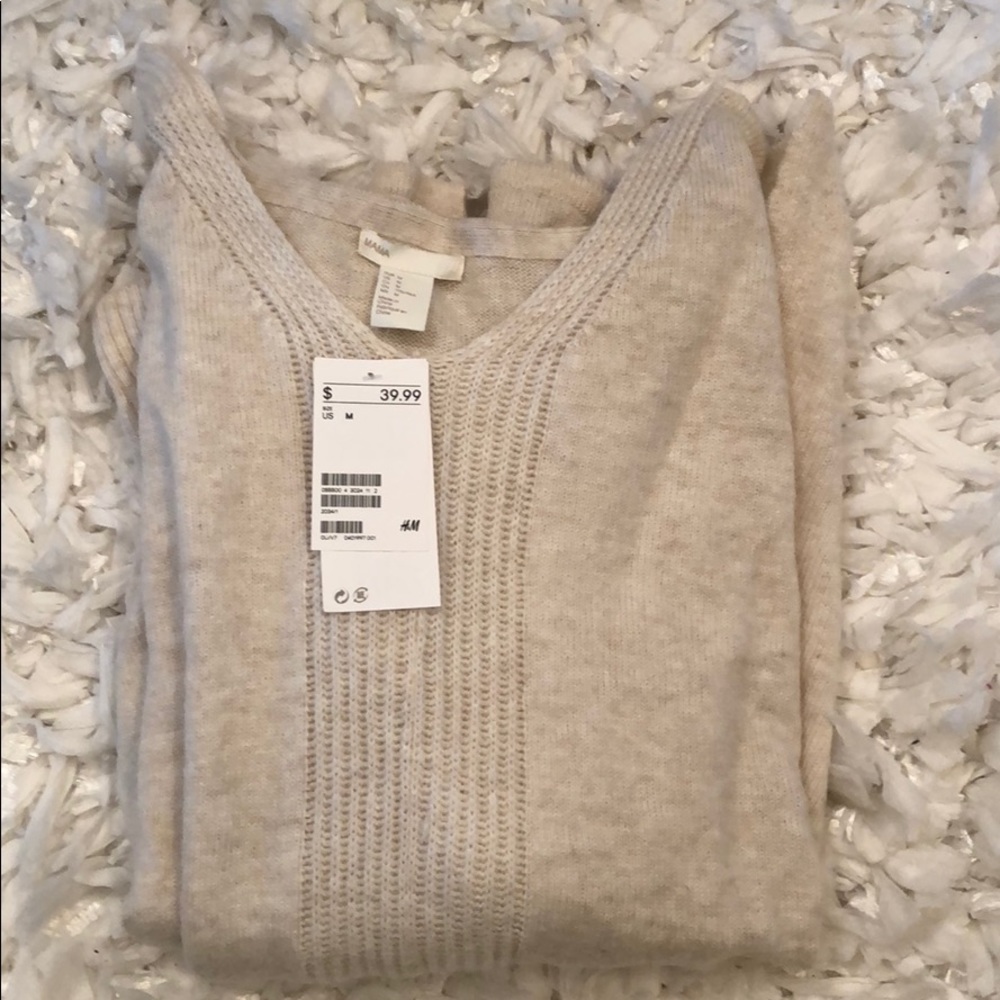 H & M MAMA maternity and nursing top